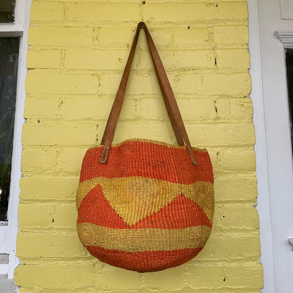 [Vintage] Straw Basket Bag w/ Leather Straps 🌾